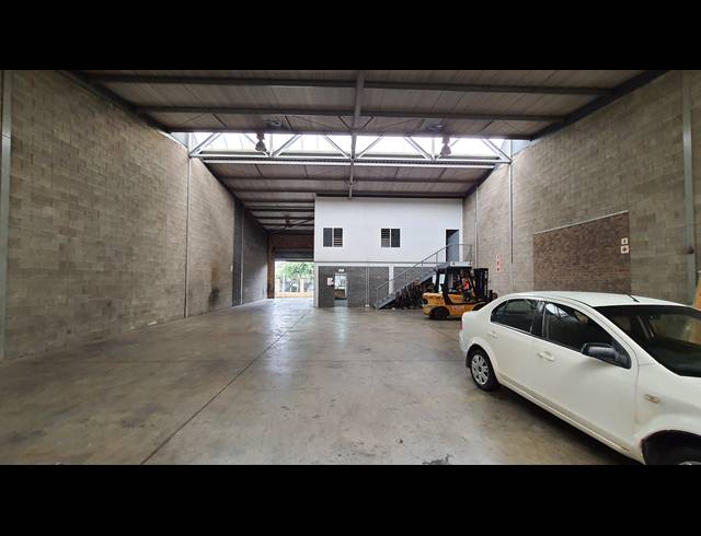 820M² WAREHOUSE TO LET IN SPARTAN
